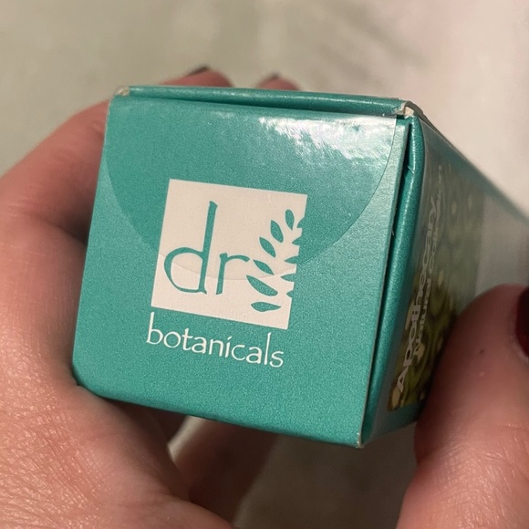 🥝 Dr. Botanicals Kiwi Superfood Cooling Eye Serum 🥝 - Picture 6 of 7